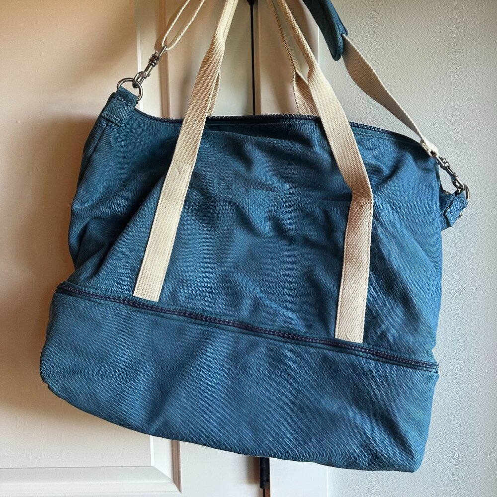 Lo & Sons Deluxe Weekender Bag | Small NWOT